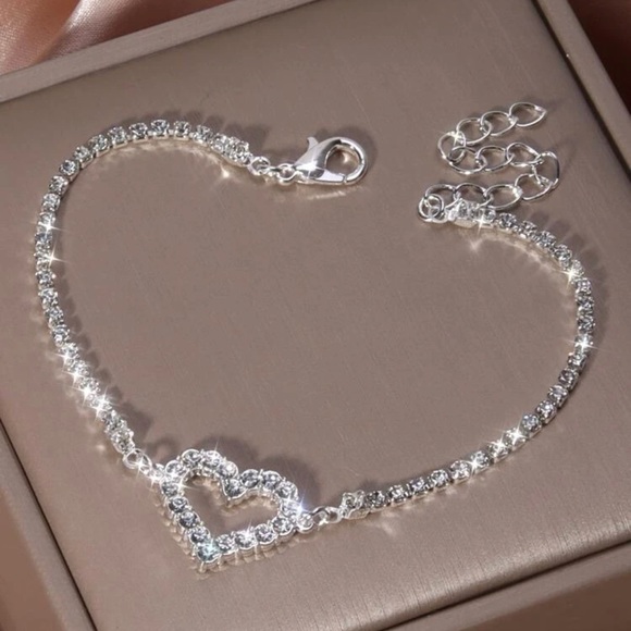 Valentines Day Bracelet Hollow Heart Shiny Chain Bracelet For Your Loved One - Picture 2 of 5